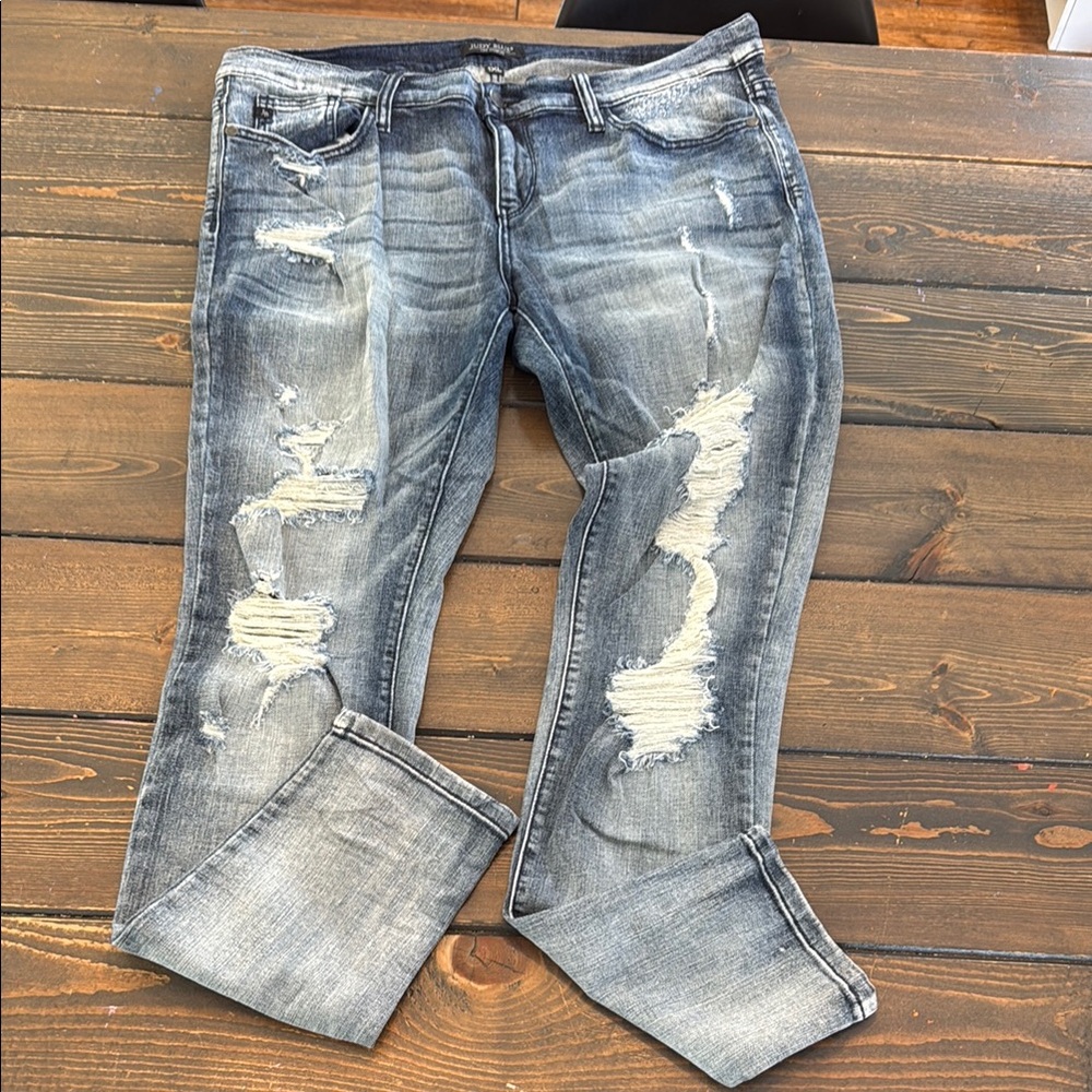 Distressed Women's  Judy Blue Jeans